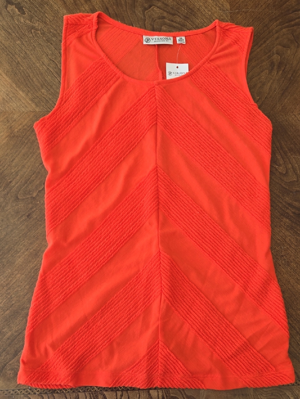 Versona Coral Chevron Textured Tank